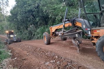 Secretaria de Obras realiza melhorias em estradas do município