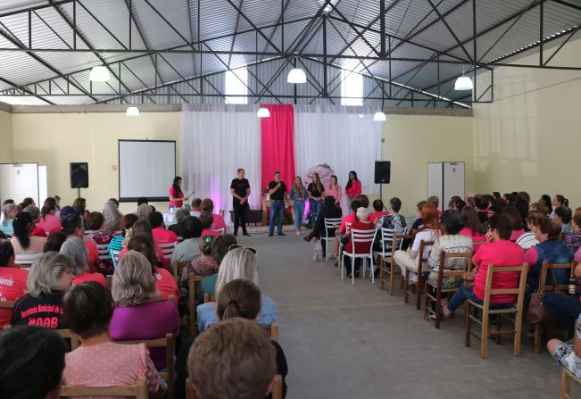 Outubro Rosa: 2º Transformando Vidas reúne cerca de 300 mulheres